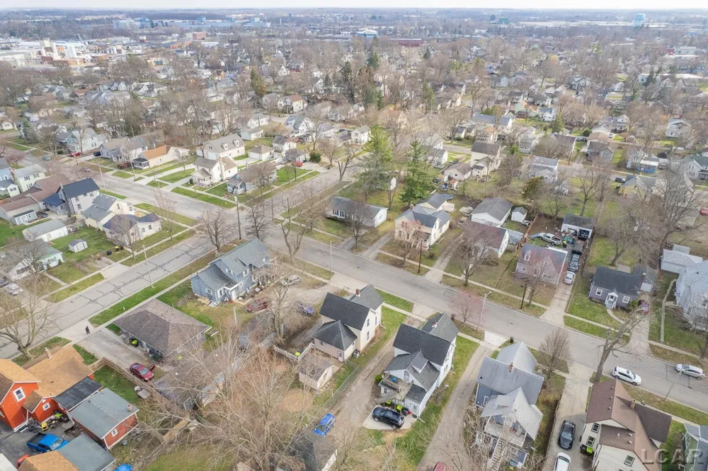 907 E Hunt Street Adrian City, MI 49221