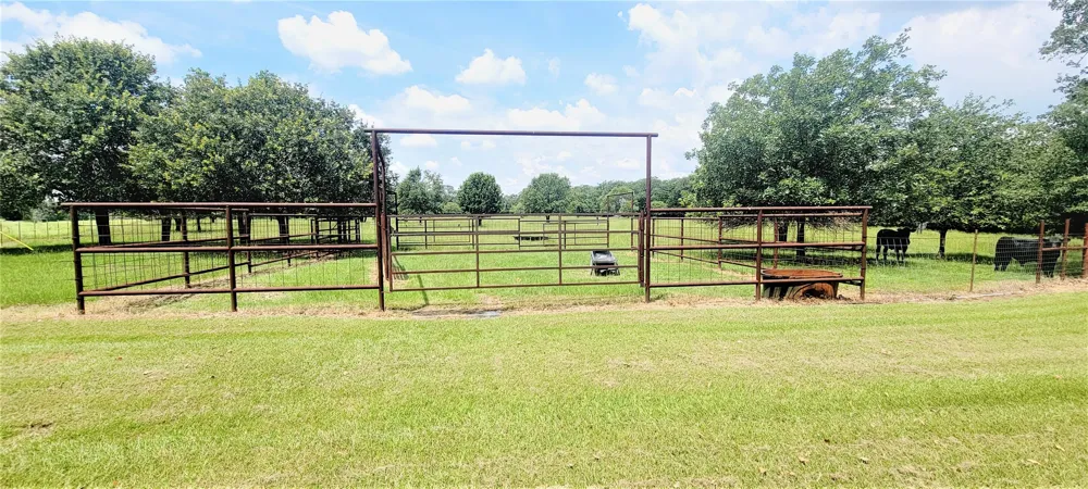 3321 County Road 457 Thorndale, TX 76577