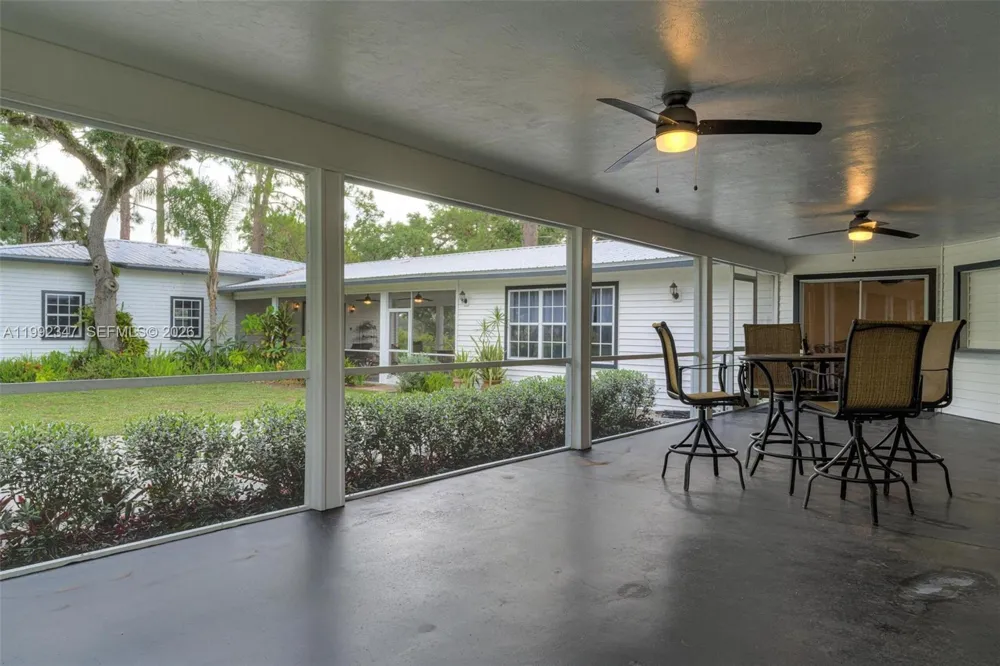 1270 Riverbend Drive La Belle, FL 33935