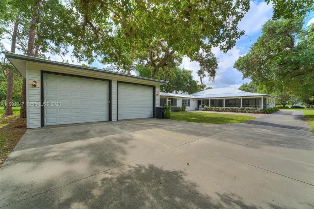1270 Riverbend Drive La Belle, FL 33935