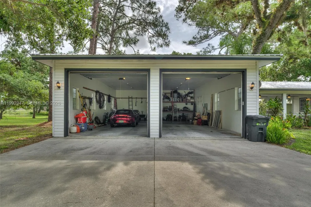 1270 Riverbend Drive La Belle, FL 33935