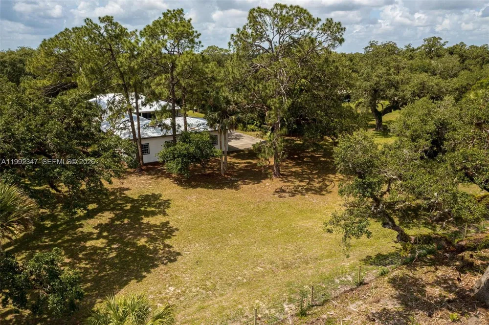 1270 Riverbend Drive La Belle, FL 33935