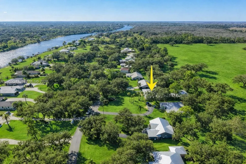 1270 Riverbend Drive La Belle, FL 33935