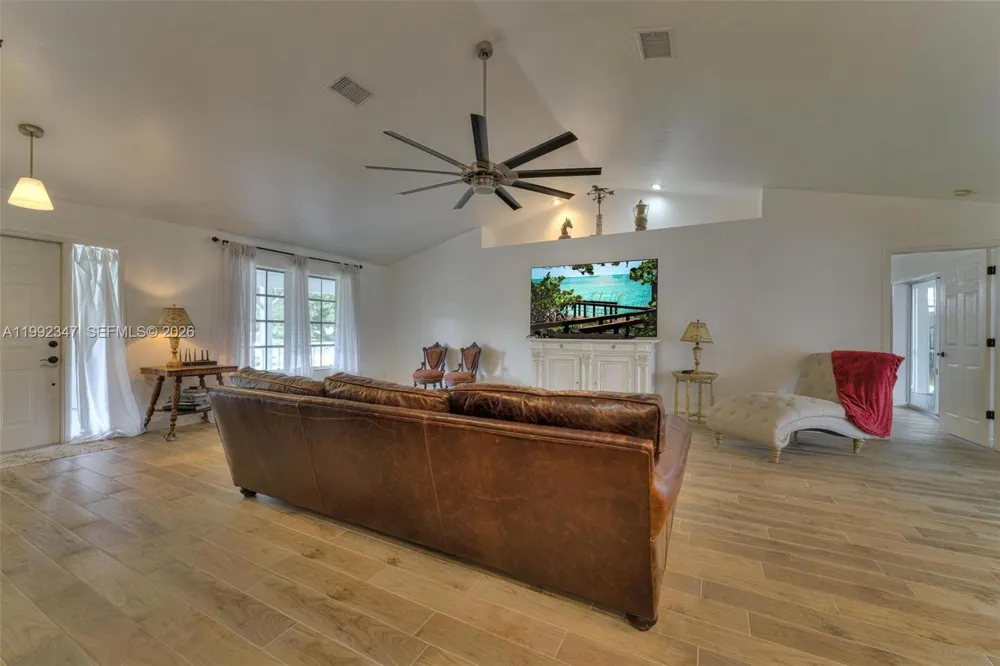 1270 Riverbend Drive La Belle, FL 33935