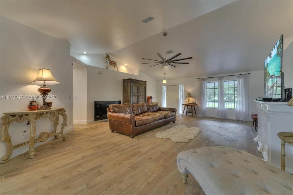 1270 Riverbend Drive La Belle, FL 33935