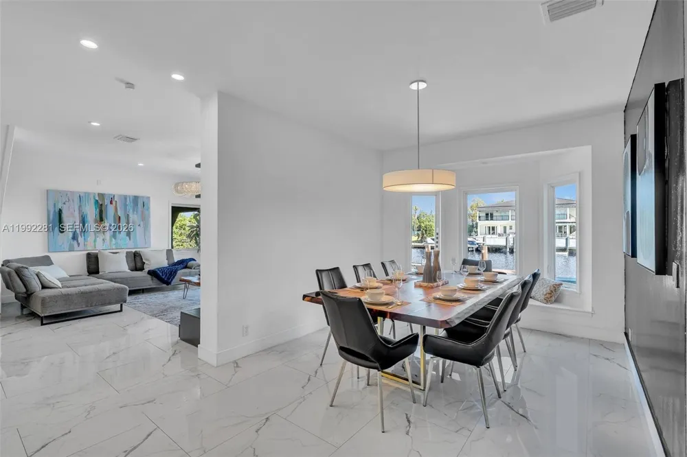 472 Sunset Dr Hallandale Beach, FL 33009