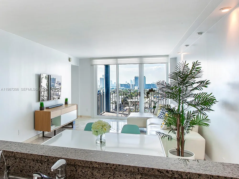 1500 Ocean Dr #PH-10 Miami Beach, FL 33139