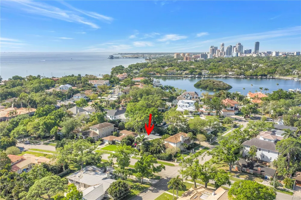 209 BANDERA WAY NE St Petersburg, FL 33704