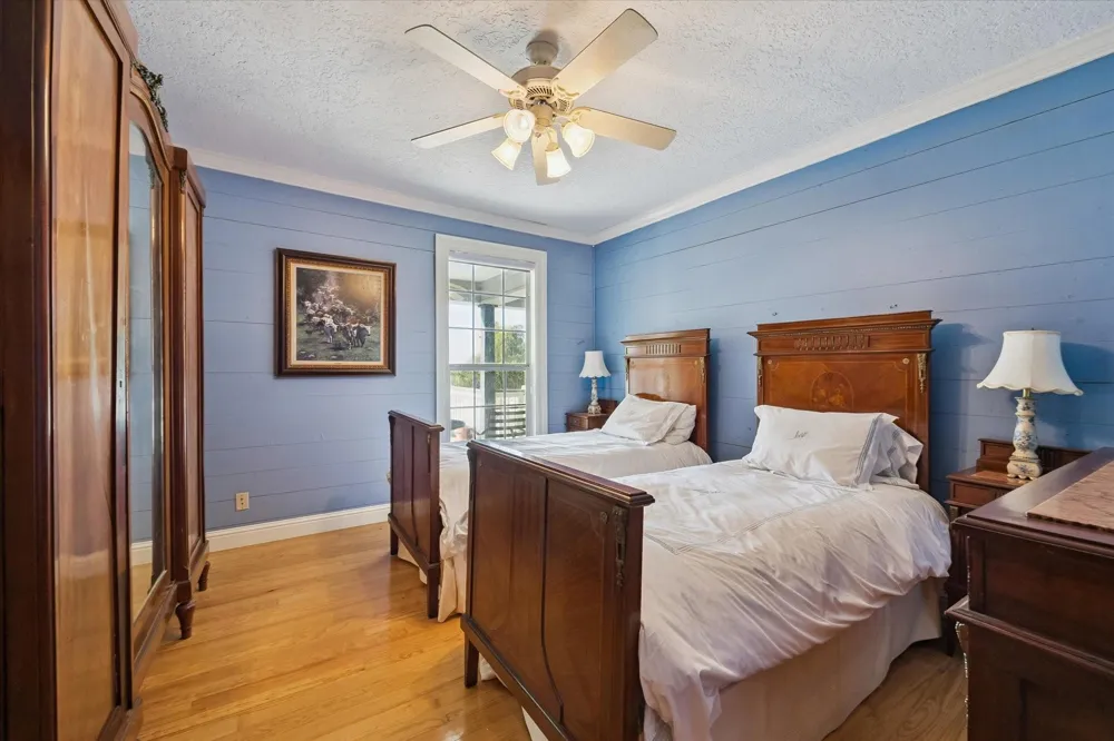 10137 Fm-390 Burton, TX 77835