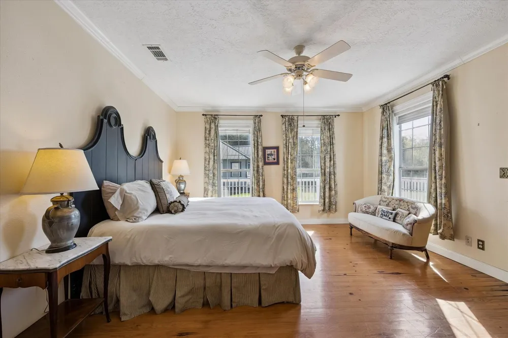10137 Fm-390 Burton, TX 77835