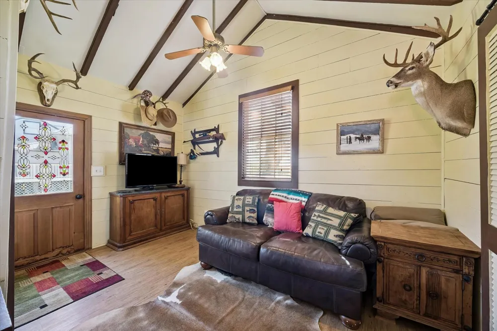 10137 Fm-390 Burton, TX 77835
