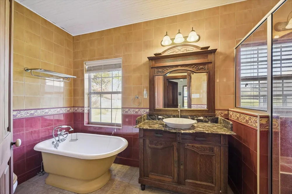 10137 Fm-390 Burton, TX 77835