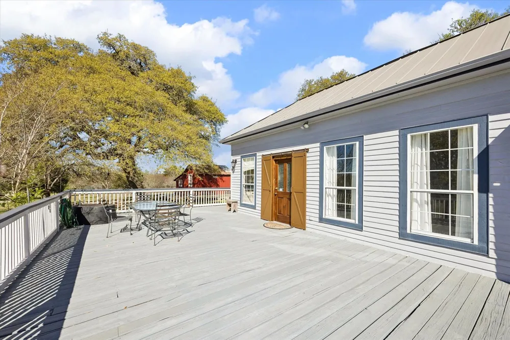 10137 Fm-390 Burton, TX 77835