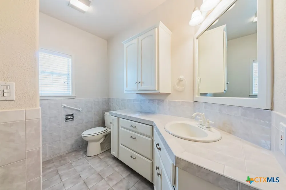 2592 Edgegrove Canyon Lake, TX 78133
