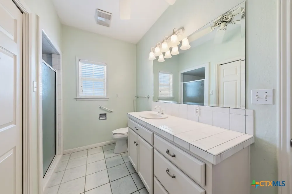 2592 Edgegrove Canyon Lake, TX 78133