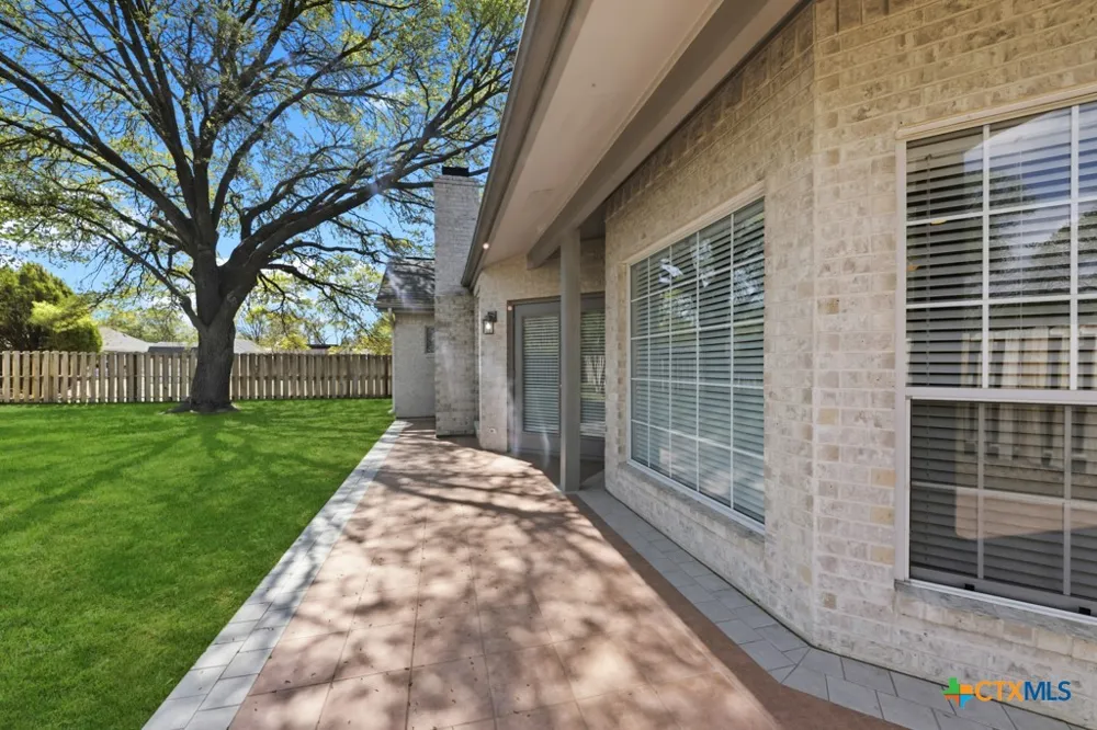 2592 Edgegrove Canyon Lake, TX 78133