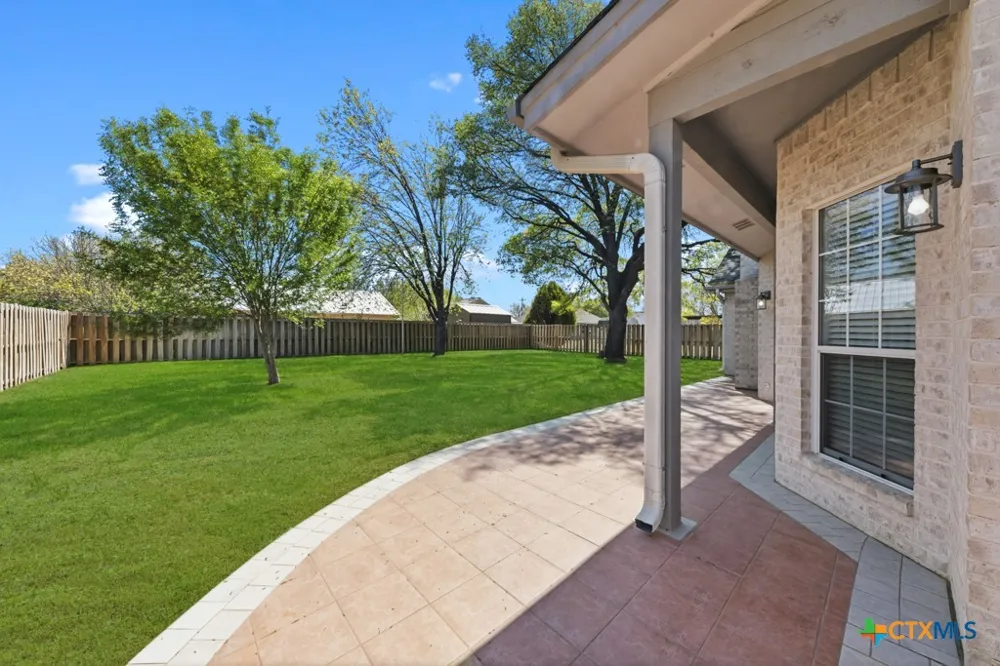 2592 Edgegrove Canyon Lake, TX 78133