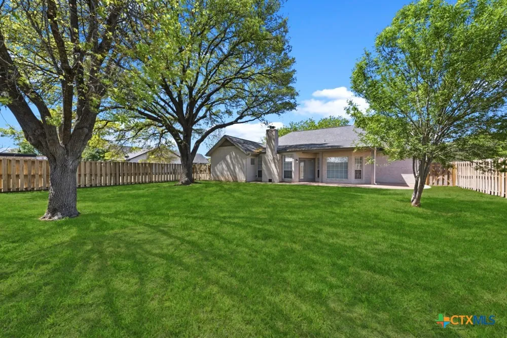 2592 Edgegrove Canyon Lake, TX 78133