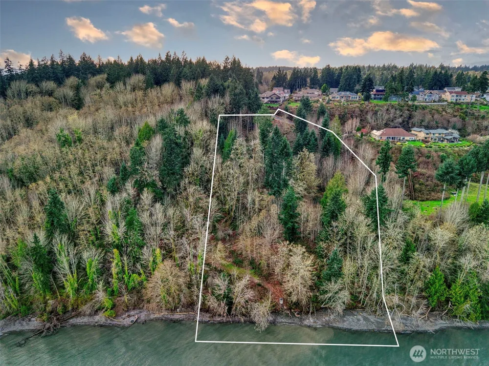 2401 NE Solar View Court Poulsbo, WA 98345