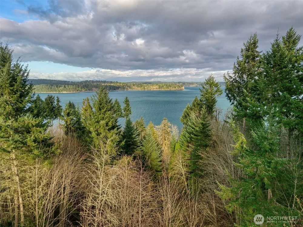 2401 NE Solar View Court Poulsbo, WA 98345