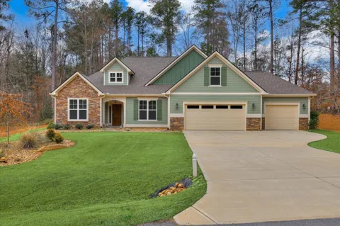 105 Evergreen Lane