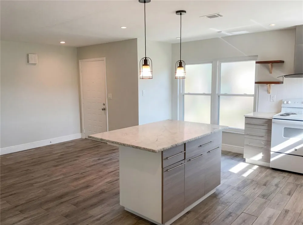 444 HUNTER CIRCLE Kissimmee, FL 34758