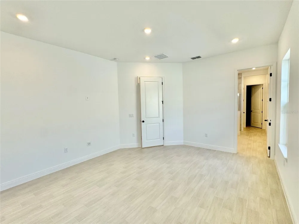 9726 NERUDA STREET Orlando, FL 32827