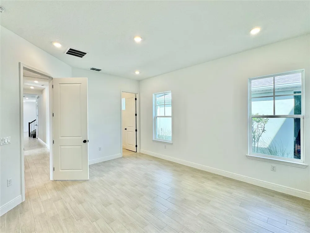 9726 NERUDA STREET Orlando, FL 32827