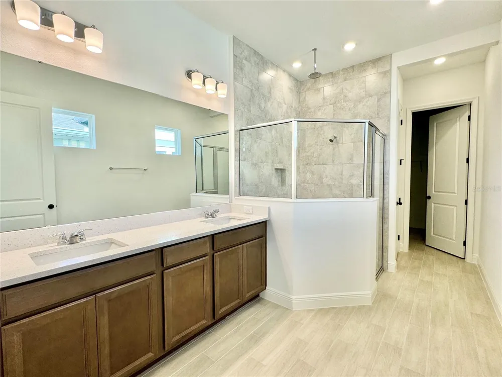 9726 NERUDA STREET Orlando, FL 32827