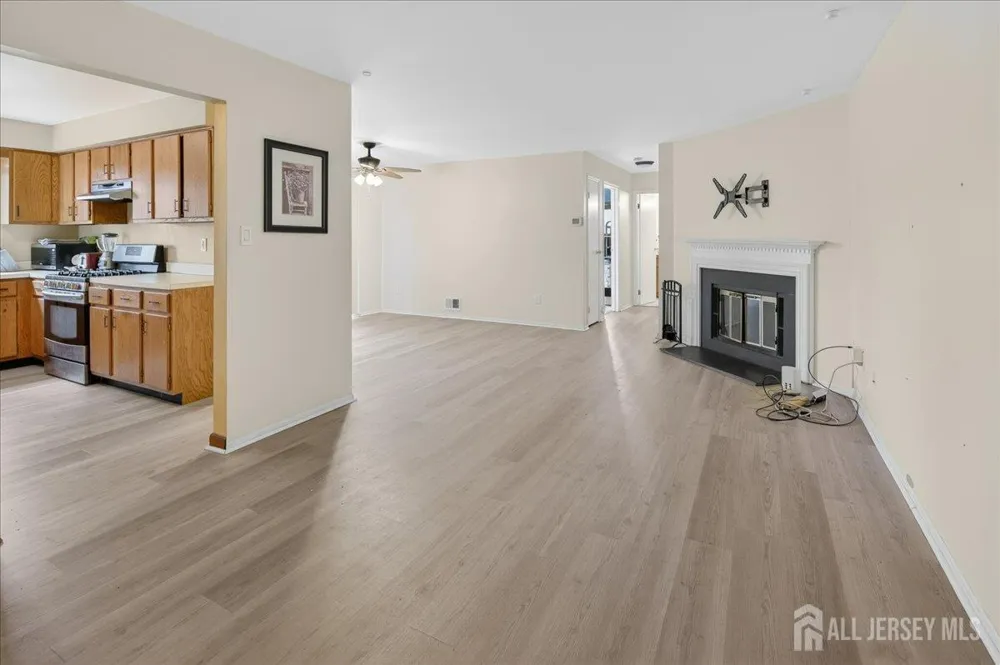 2312 Old Stone Mill Drive East Windsor, NJ 08512