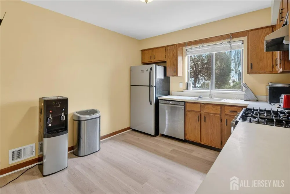 2312 Old Stone Mill Drive East Windsor, NJ 08512