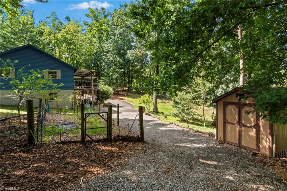 1502 Greenstreet Drive Traphill, NC 28685