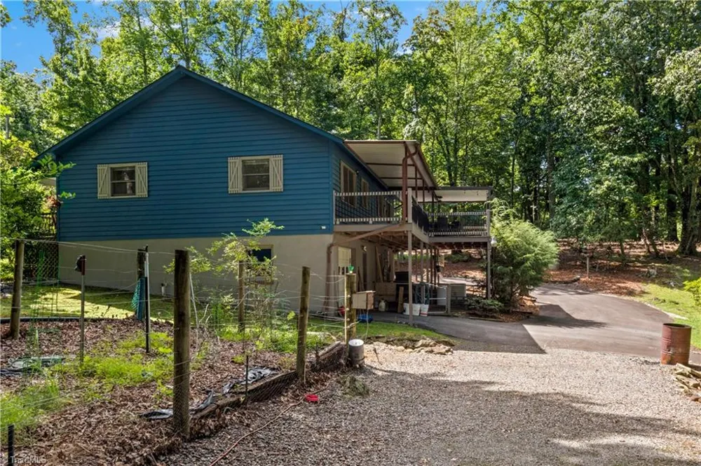 1502 Greenstreet Drive Traphill, NC 28685