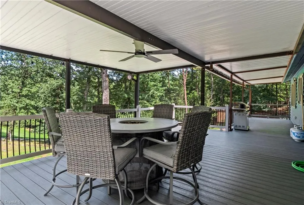 1502 Greenstreet Drive Traphill, NC 28685