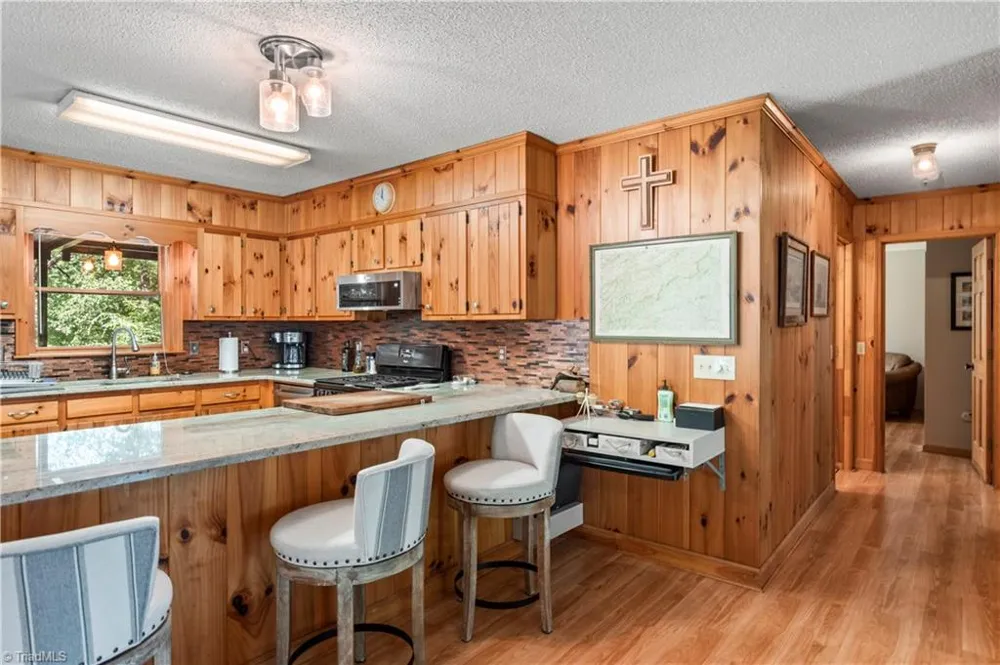 1502 Greenstreet Drive Traphill, NC 28685