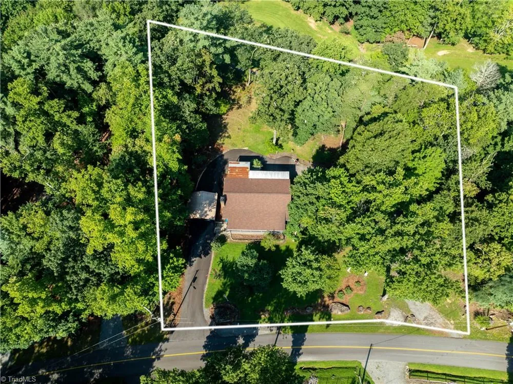 1502 Greenstreet Drive Traphill, NC 28685