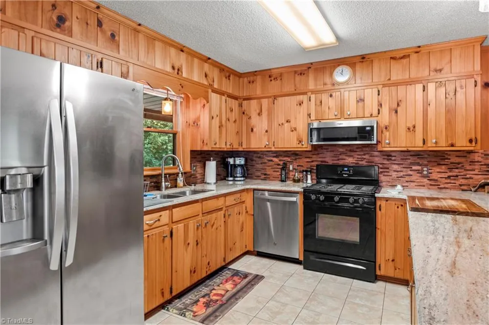 1502 Greenstreet Drive Traphill, NC 28685