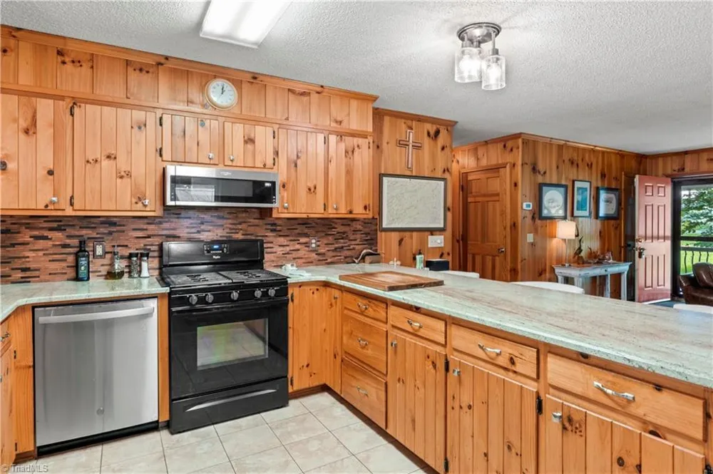 1502 Greenstreet Drive Traphill, NC 28685