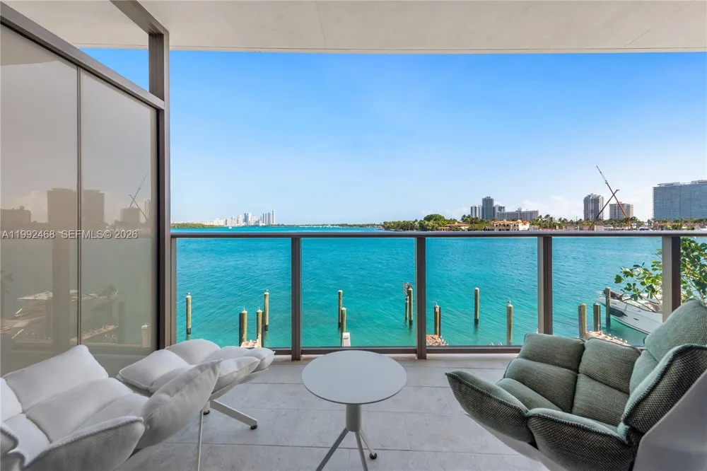 1135 103rd St #303 Bay Harbor Islands, FL 33154