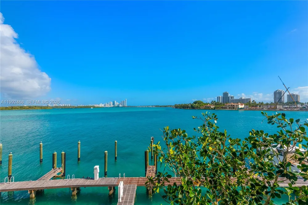 1135 103rd St #303 Bay Harbor Islands, FL 33154