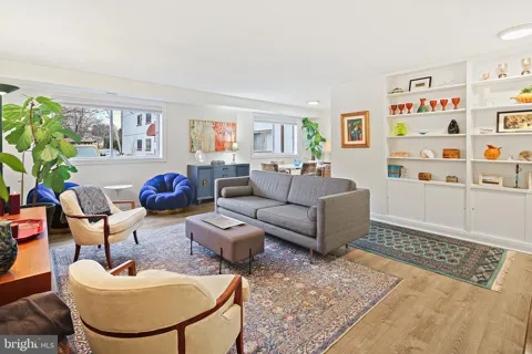 3355 UNIVERSITY BOULEVARD W #T-2