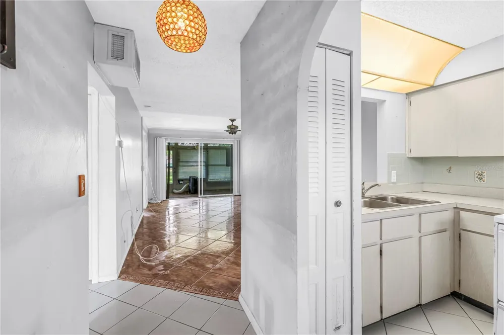 4774 LAKE BOULEVARD #9B Clearwater, FL 33762