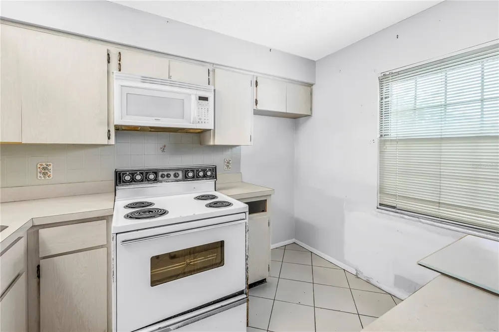 4774 LAKE BOULEVARD #9B Clearwater, FL 33762