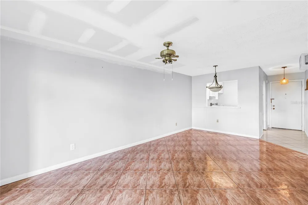 4774 LAKE BOULEVARD #9B Clearwater, FL 33762