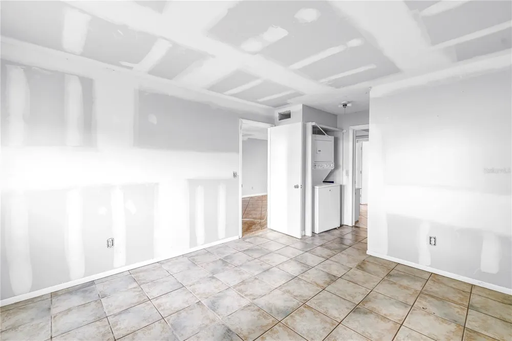4774 LAKE BOULEVARD #9B Clearwater, FL 33762