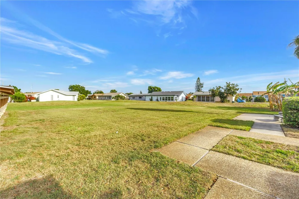 4774 LAKE BOULEVARD #9B Clearwater, FL 33762