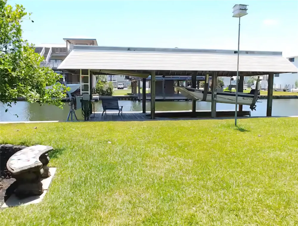 22201 Matagorda Drive Galveston, TX 77554