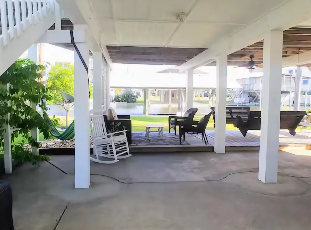 22201 Matagorda Drive Galveston, TX 77554