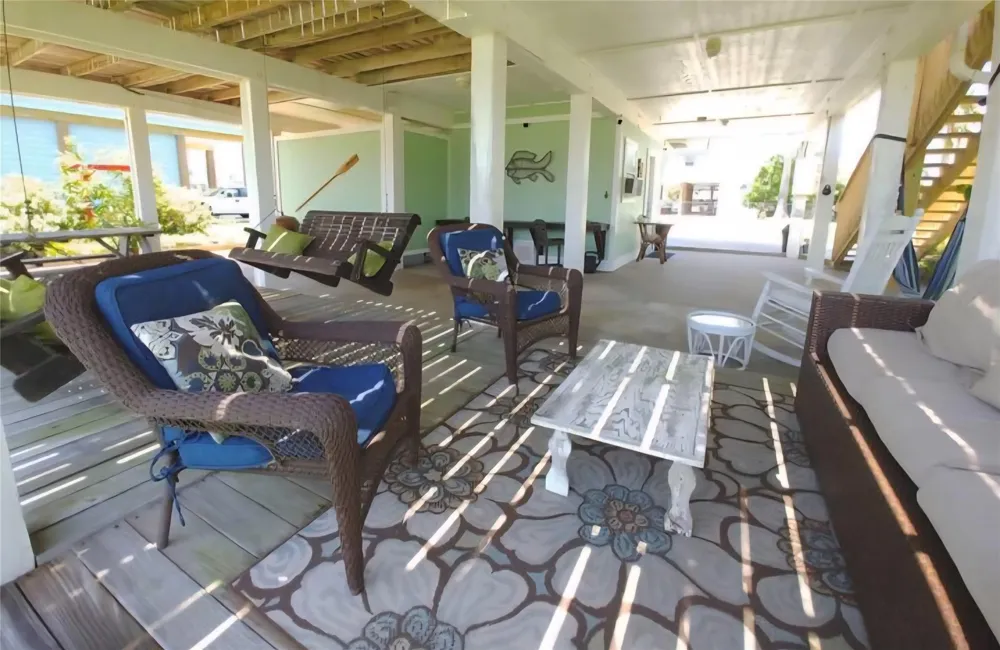 22201 Matagorda Drive Galveston, TX 77554