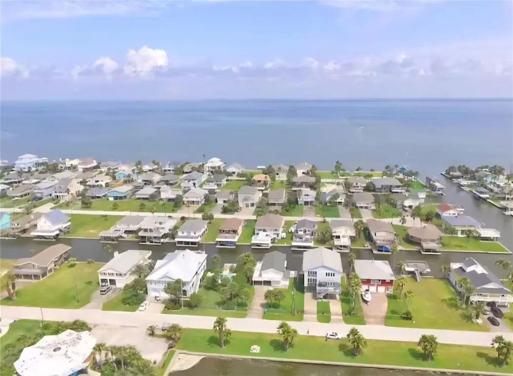 22201 Matagorda Drive Galveston, TX 77554